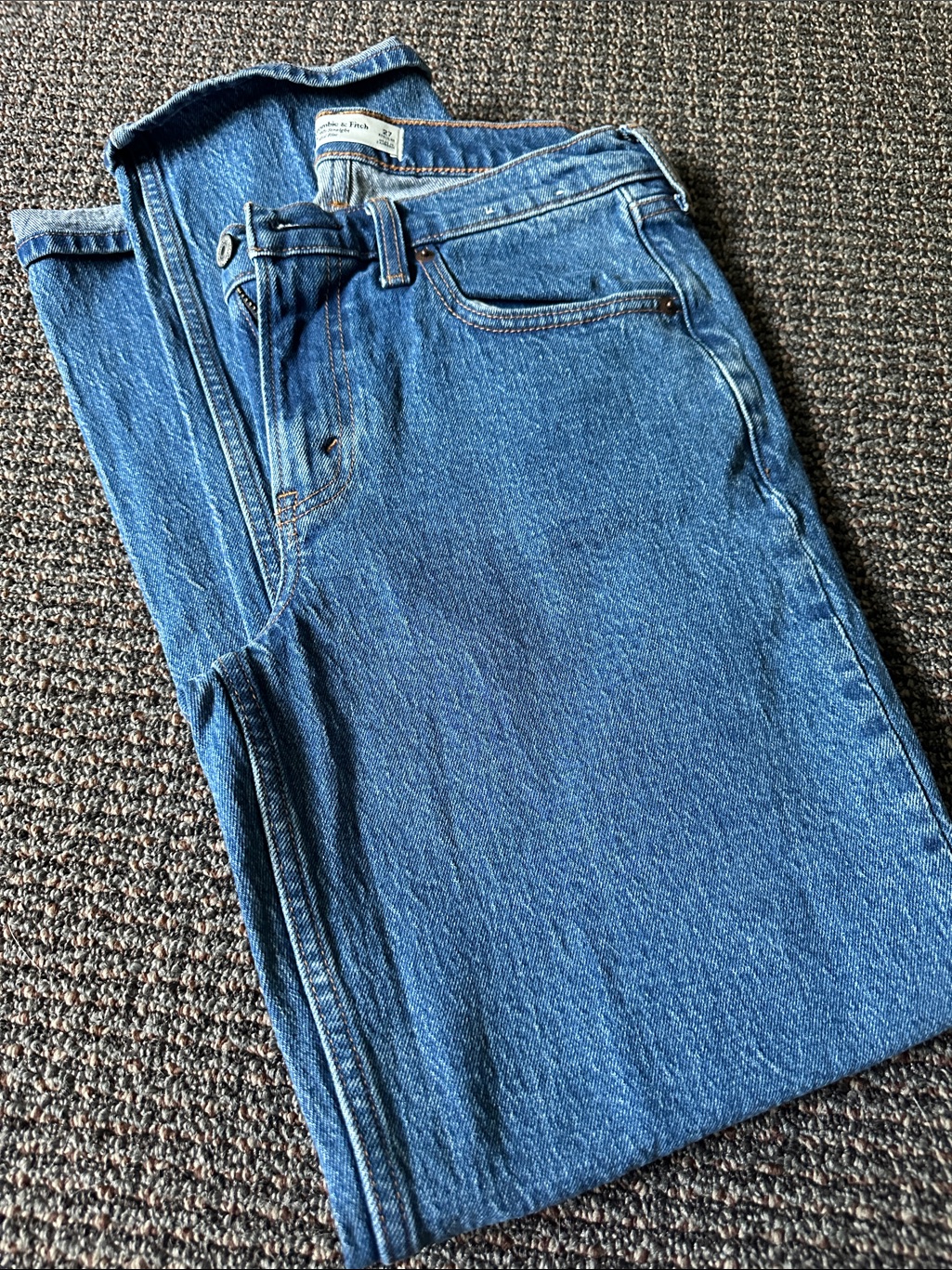 Abercrombie The 90s Straight Mid Rise Jean
